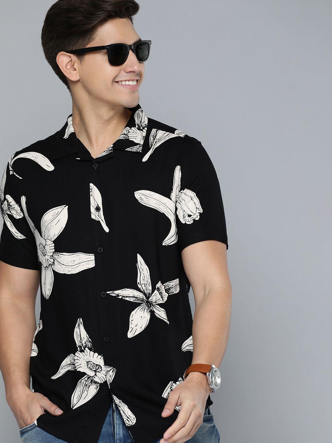 here&now men black slim fit printed casual shirt