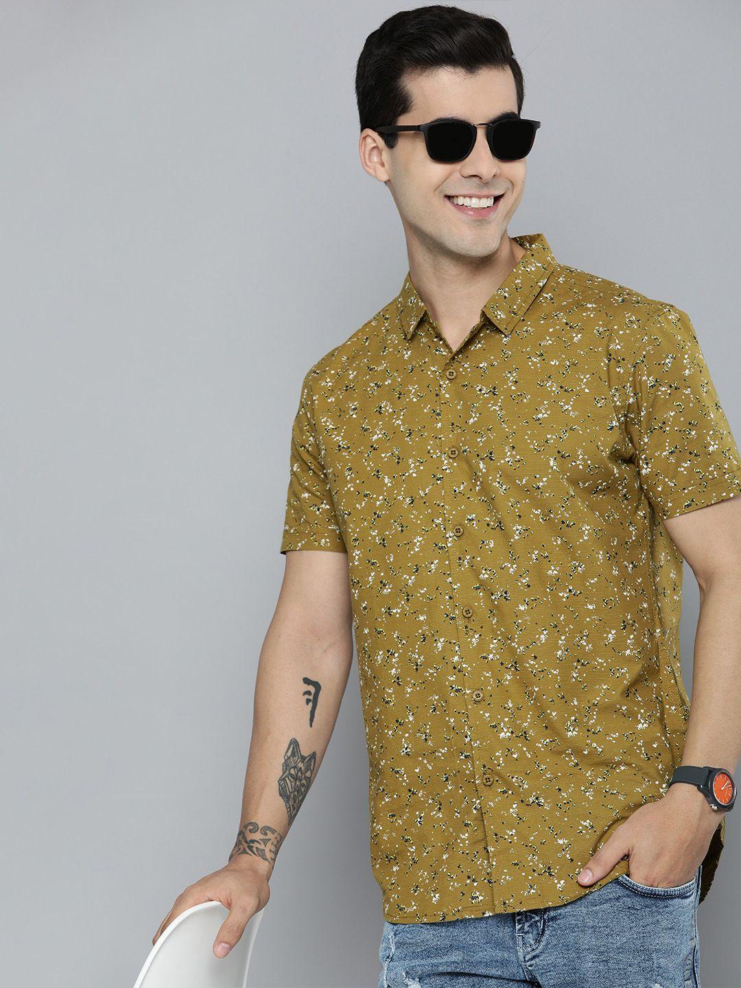 here&now men green & black slim fit printed casual shirt