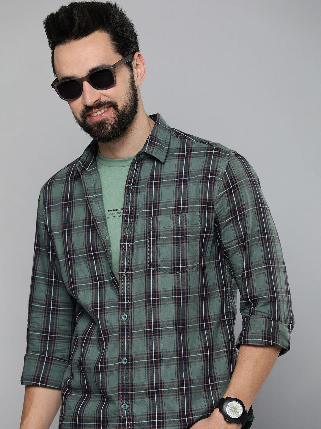 here&now men green & navy blue pure cotton slim fit tartan checked casual shirt