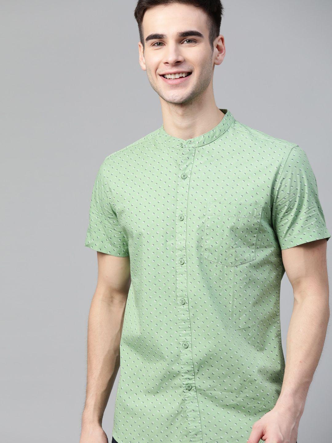 here&now men green & navy blue slim fit pure cotton geometric print casual shirt