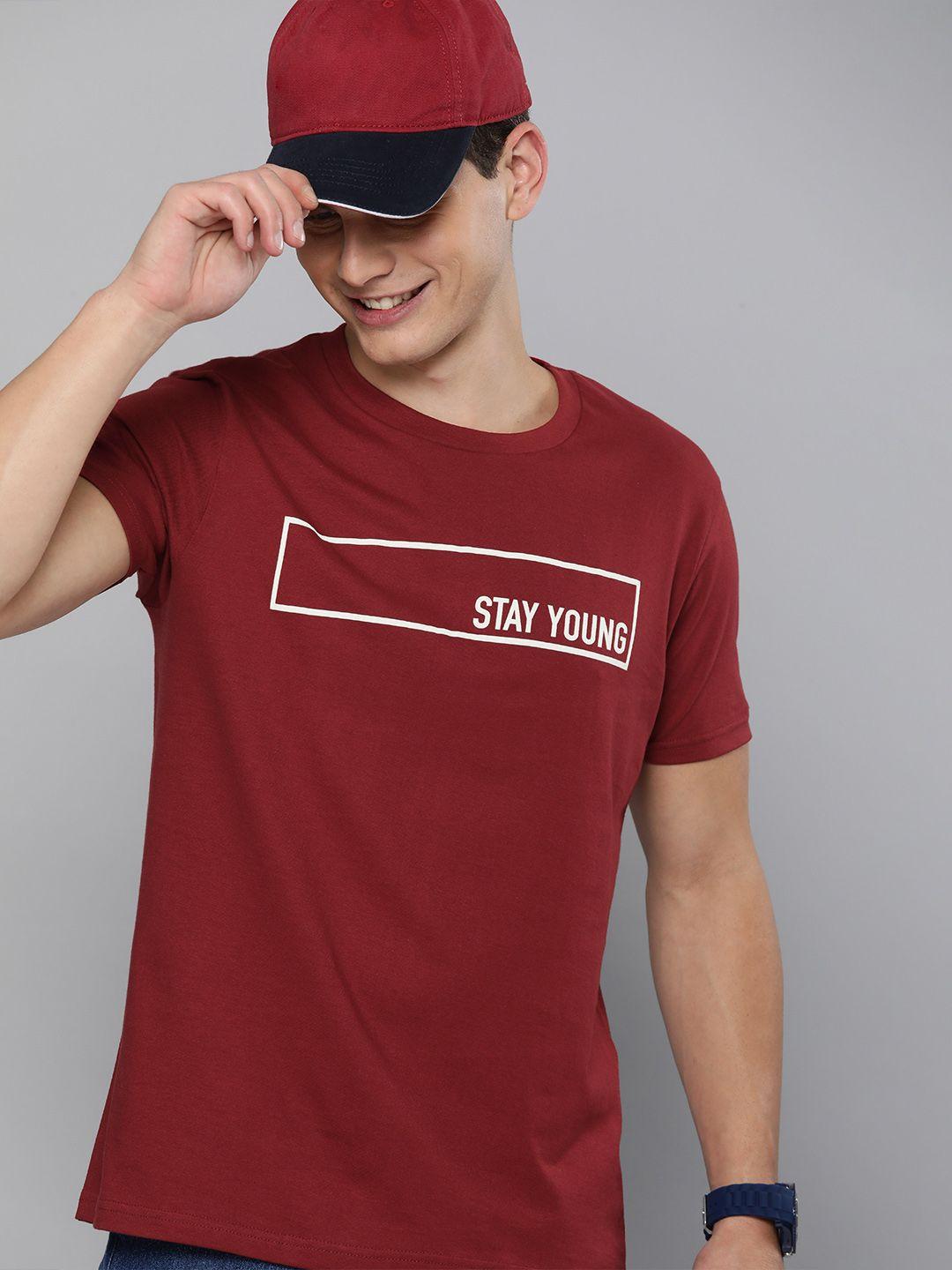 here&now men maroon & white typography printed pure cotton t-shirt