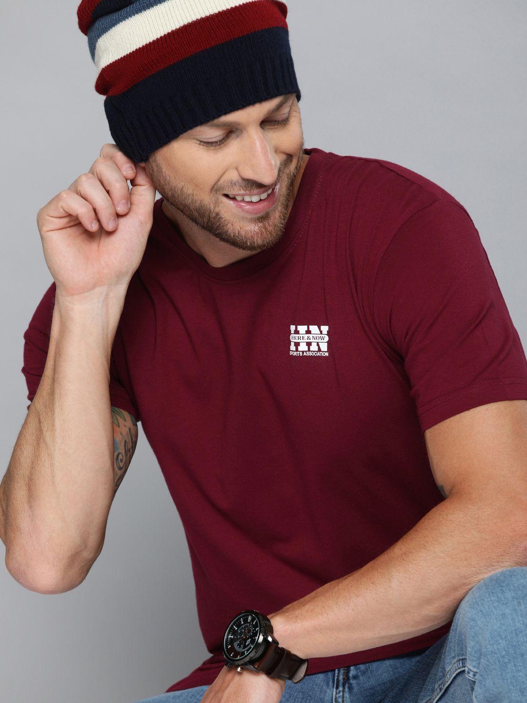 here&now men maroon printed round neck t-shirt