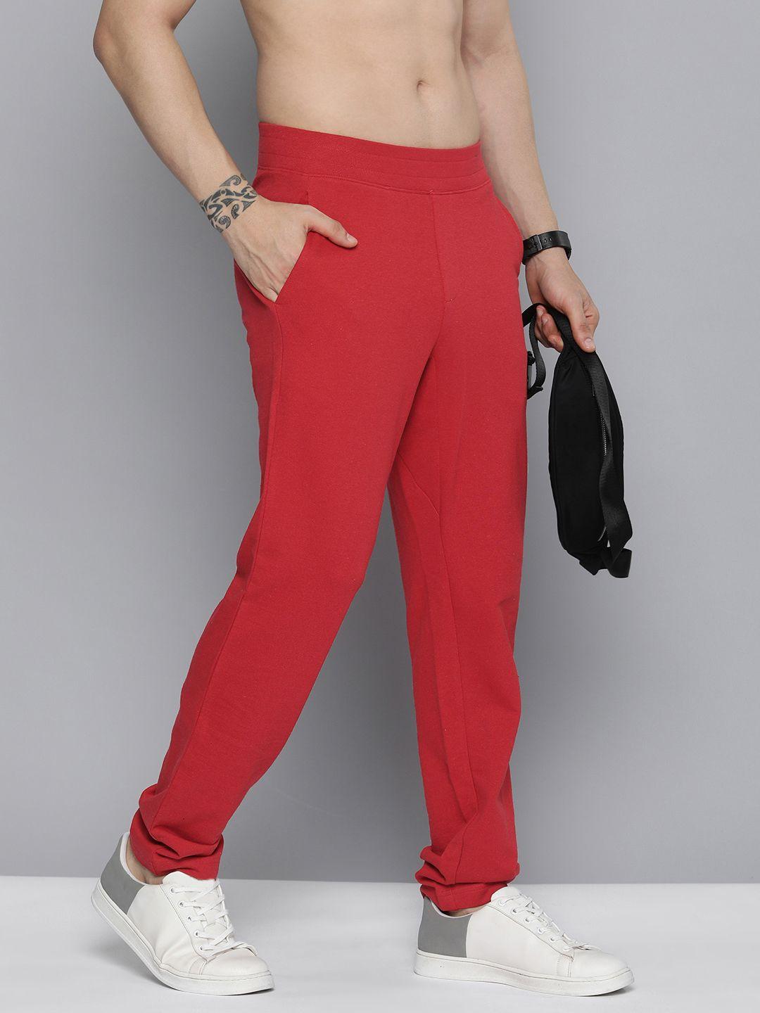 here&now men red solid knitted track pants