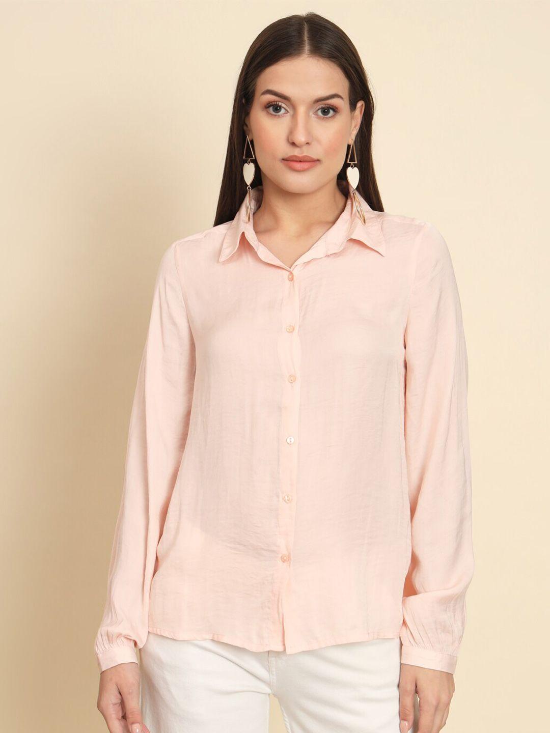 here&now peach-coloured standard regular fit spread collar cotton casual shirt