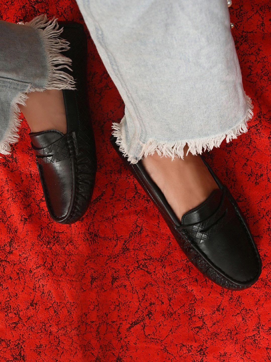 here&now women black textured lightweight loafers