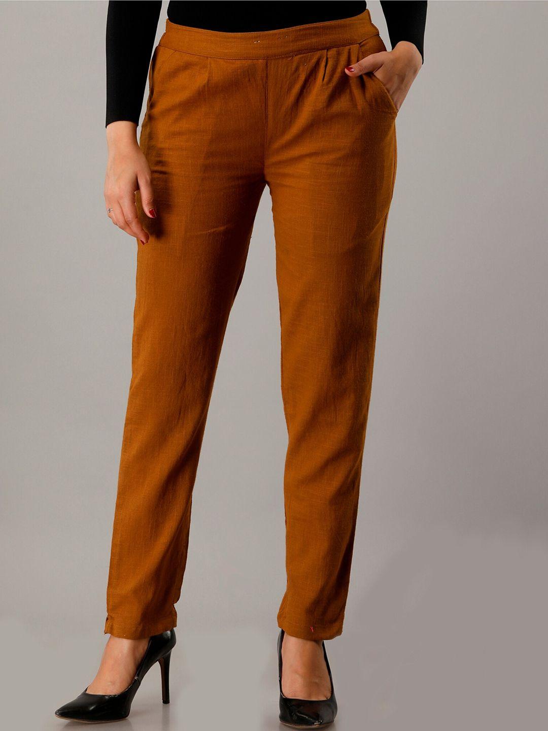 here&now women brown mid rise easy wash cropped cotton straight fit trousers