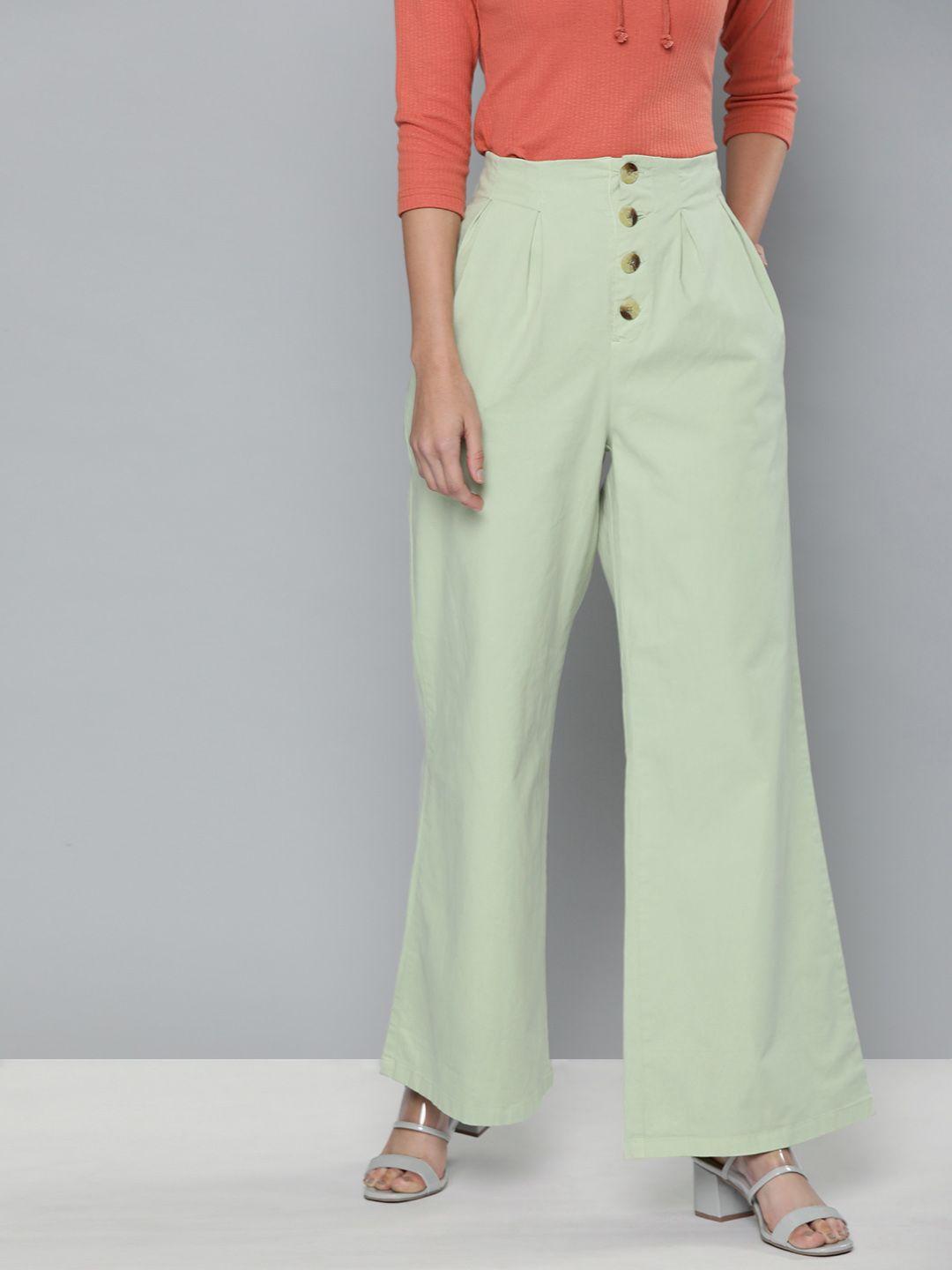 here&now women green regular fit solid parallel trousers