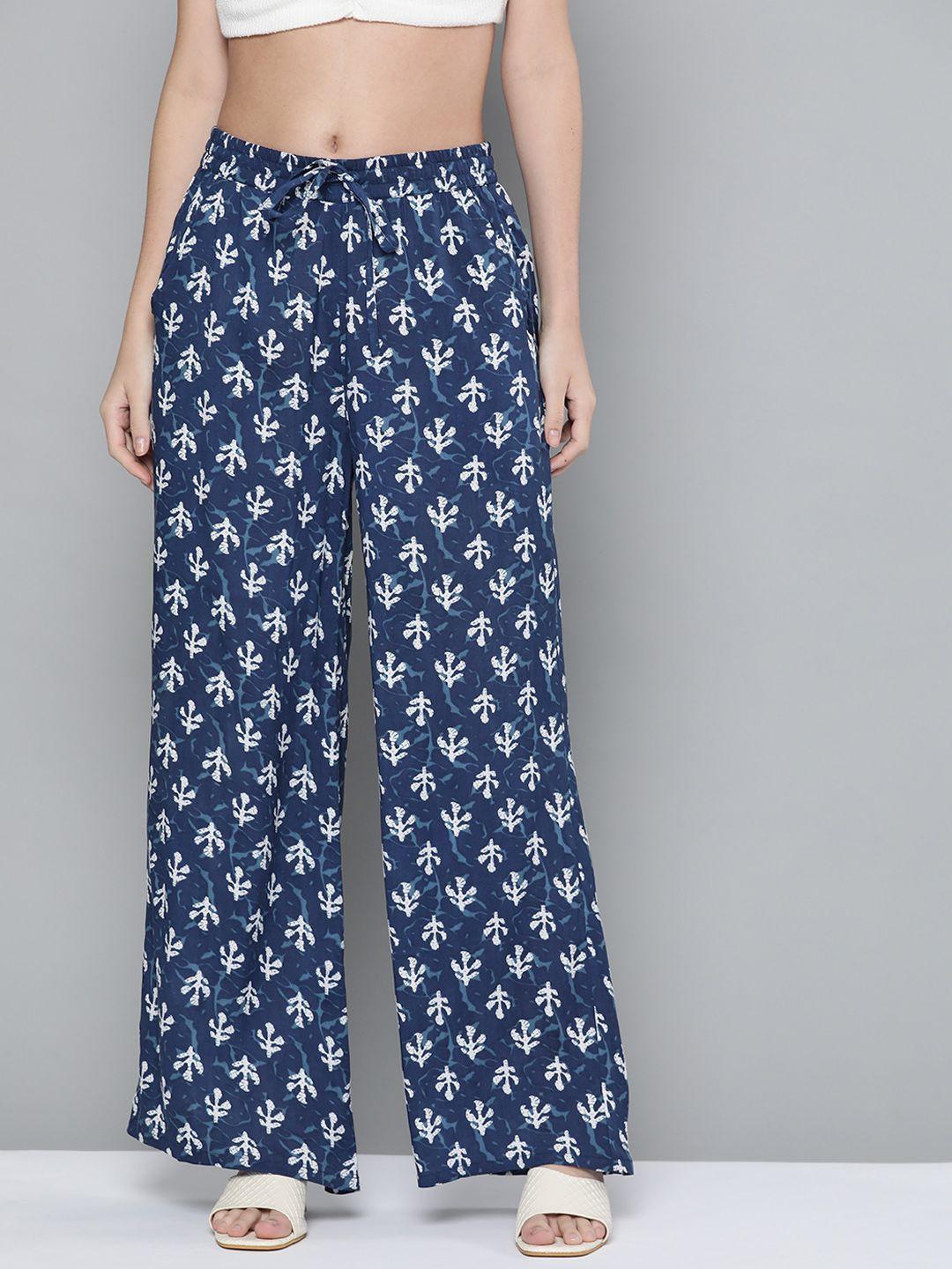 here&now women navy blue & white ethnic motifs print straight fit palazzos