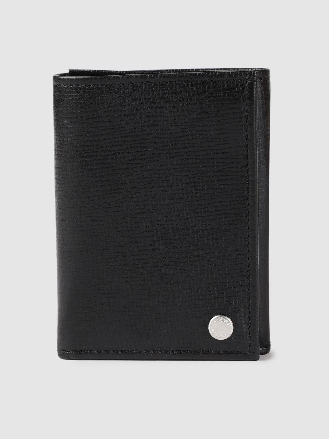 hidesign men black textured three fold leather wallet