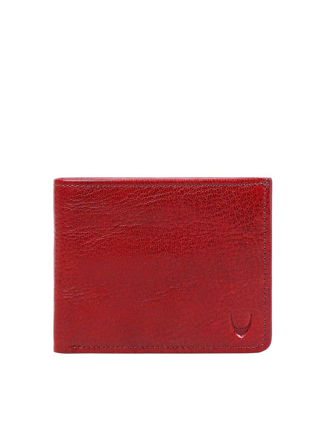 hidesign men red textured two fold wallet