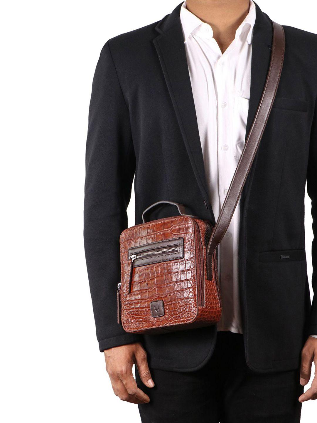hidesign men textured leather messenger bag