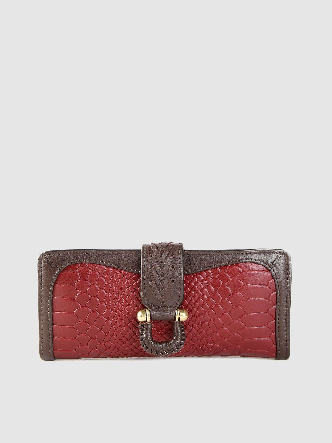 hidesign women magenta & brown snakeskin textured two fold wallet