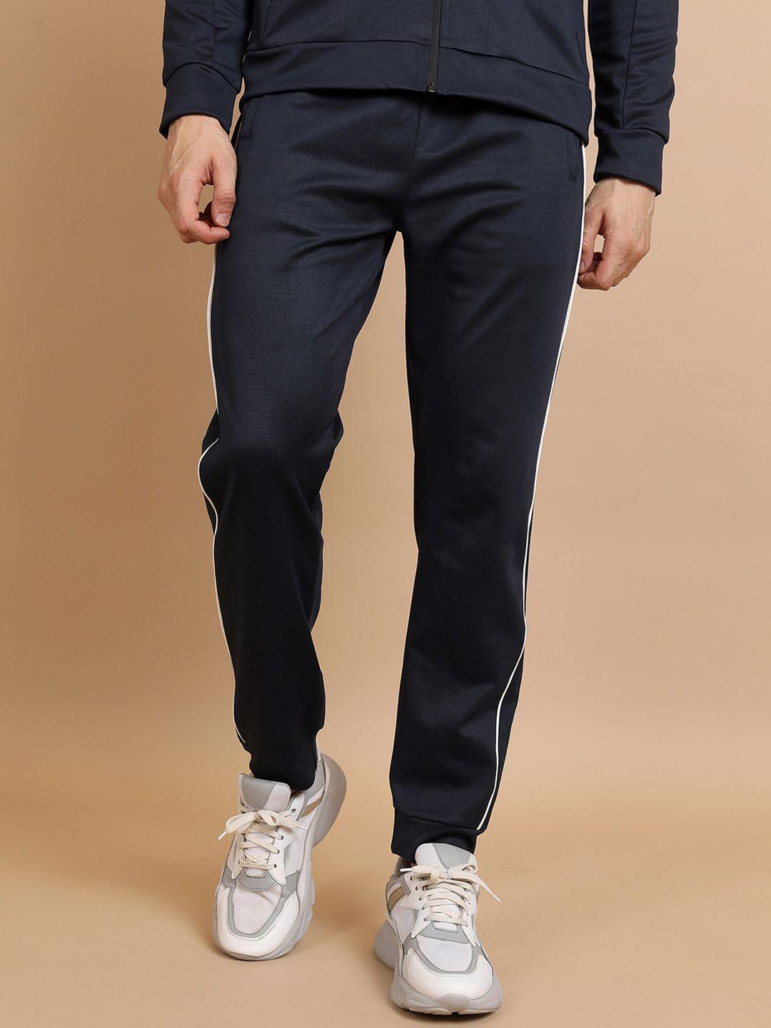 highlander men straight fit mid-rise joggers