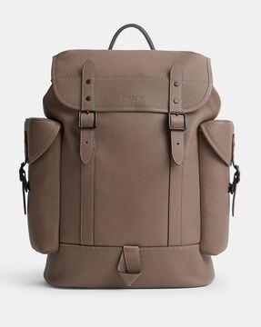 hitch backpack with adjustable shoulder straps