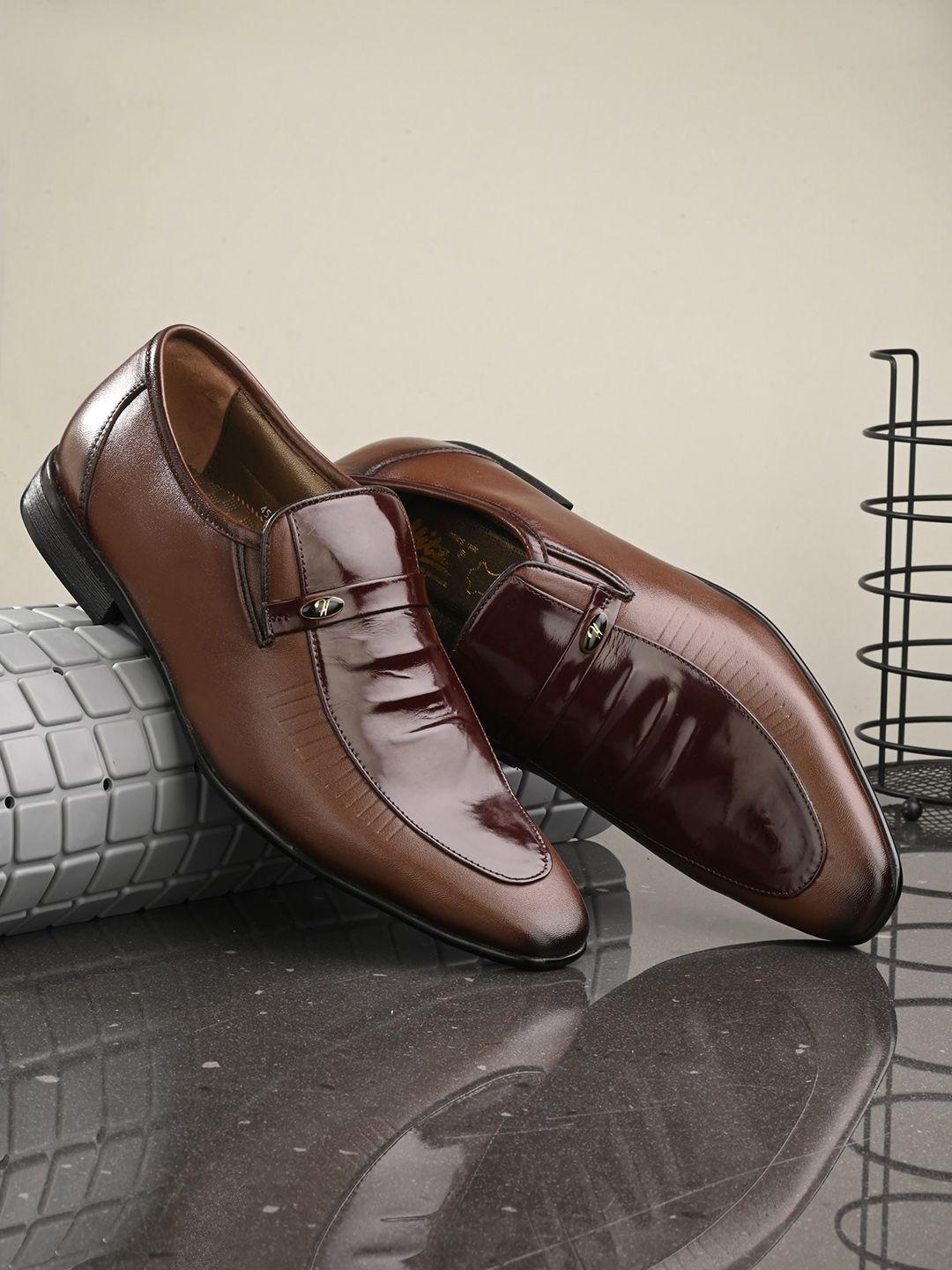 hitz men textured leather slip-on shoes