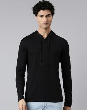 hooded t-shirt with adjustable drawstring