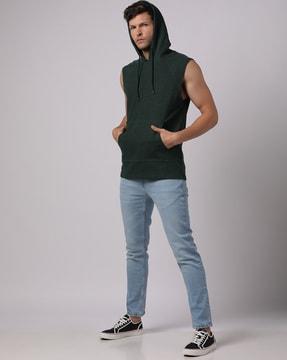 hooded t-shirt with drawstring fastening