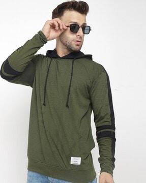 hooded t-shirt with insert pockets