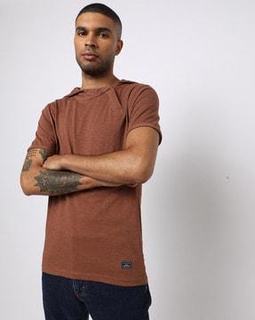 hooded t-shirt with short sleeves