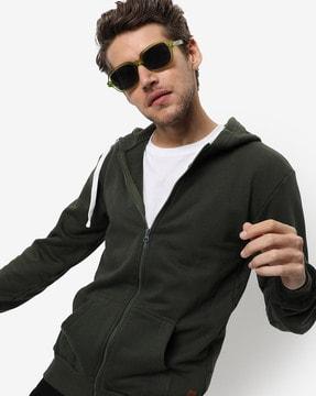 hoodie sweatshirt with kangaroo pockets