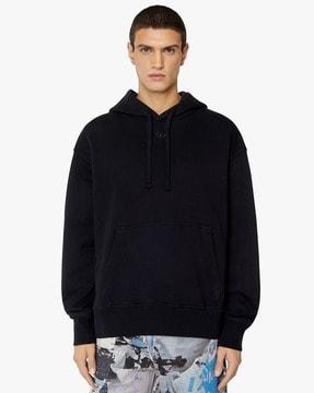 hoodie with kangaroo pockets