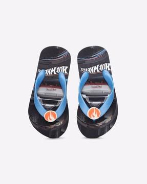 hot wheels print thong-strap flip-flops