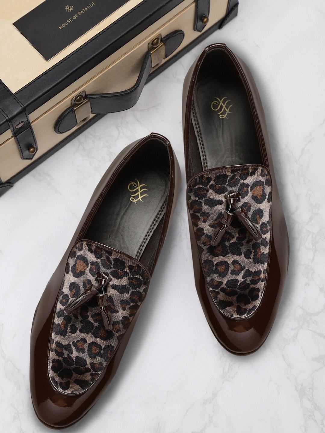 house of pataudi men brown & black leopard print handcrafted tasselled loafers