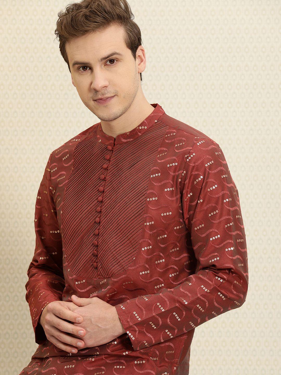 house of pataudi men maroon quirky embroidered jashn straight kurta with churidar