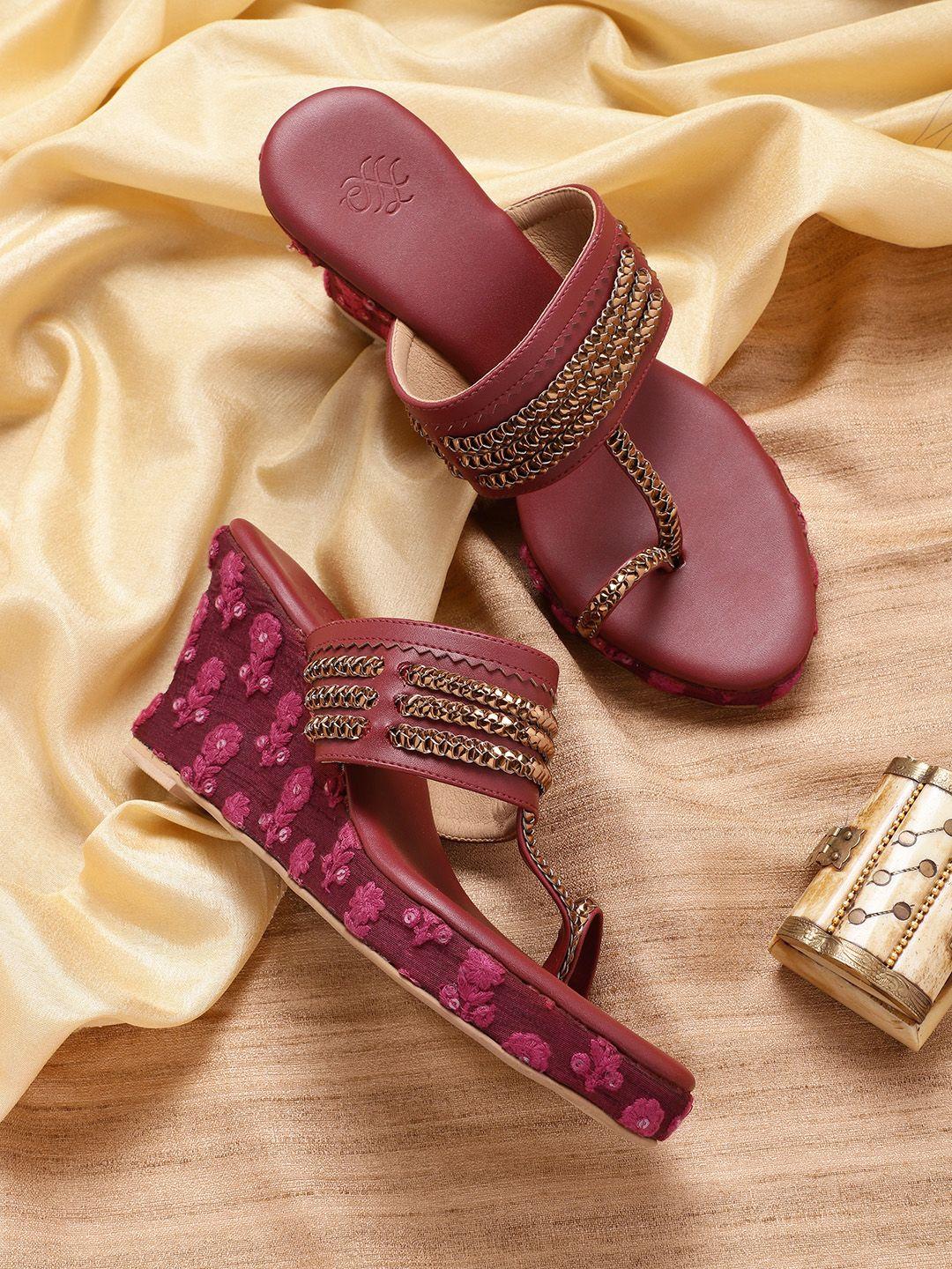 house of pataudi women maroon embellished handcrafted wedges