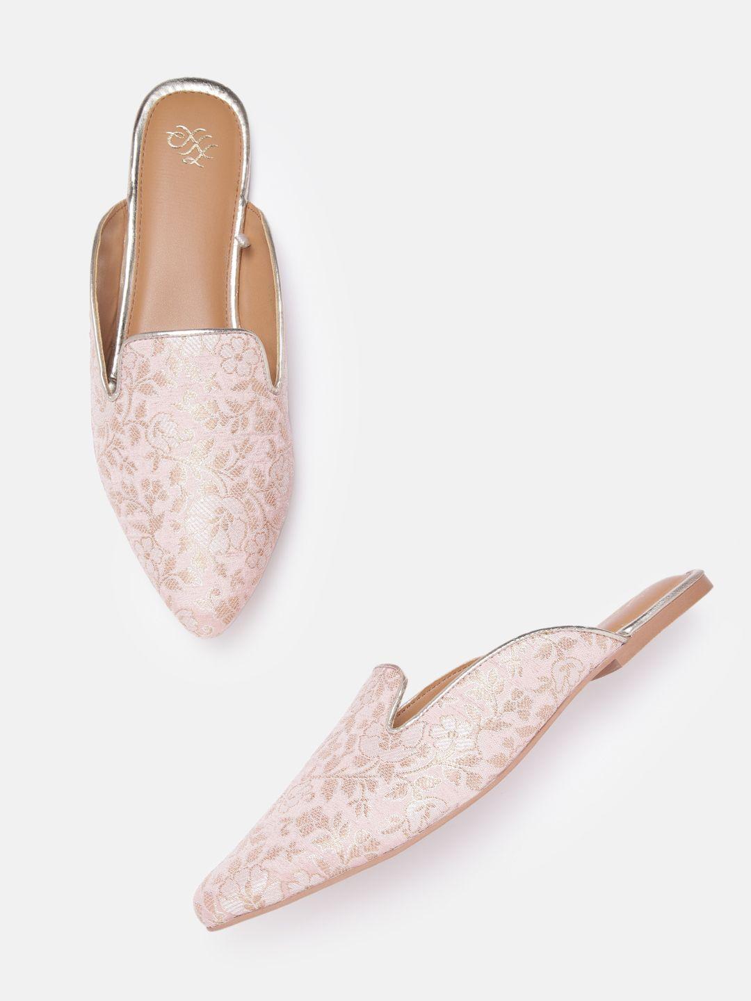 house of pataudi women pink & golden ethnic design mules