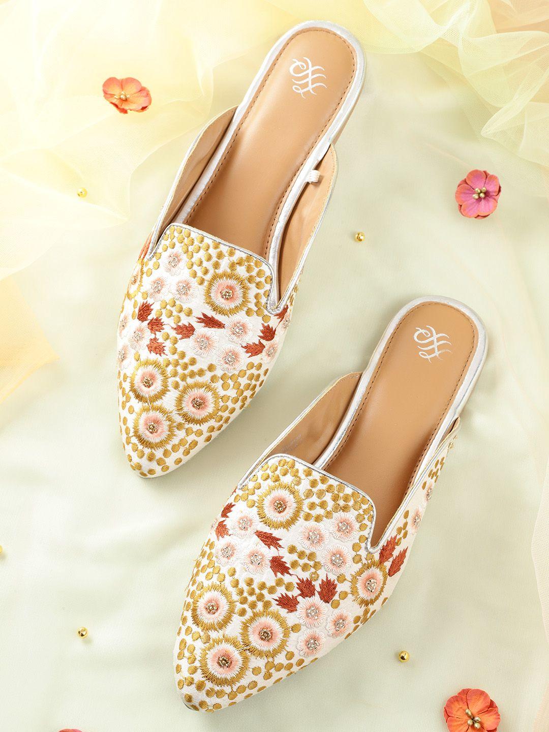 house of pataudi women white & mustard yellow ethnic embellished handcrafted mules