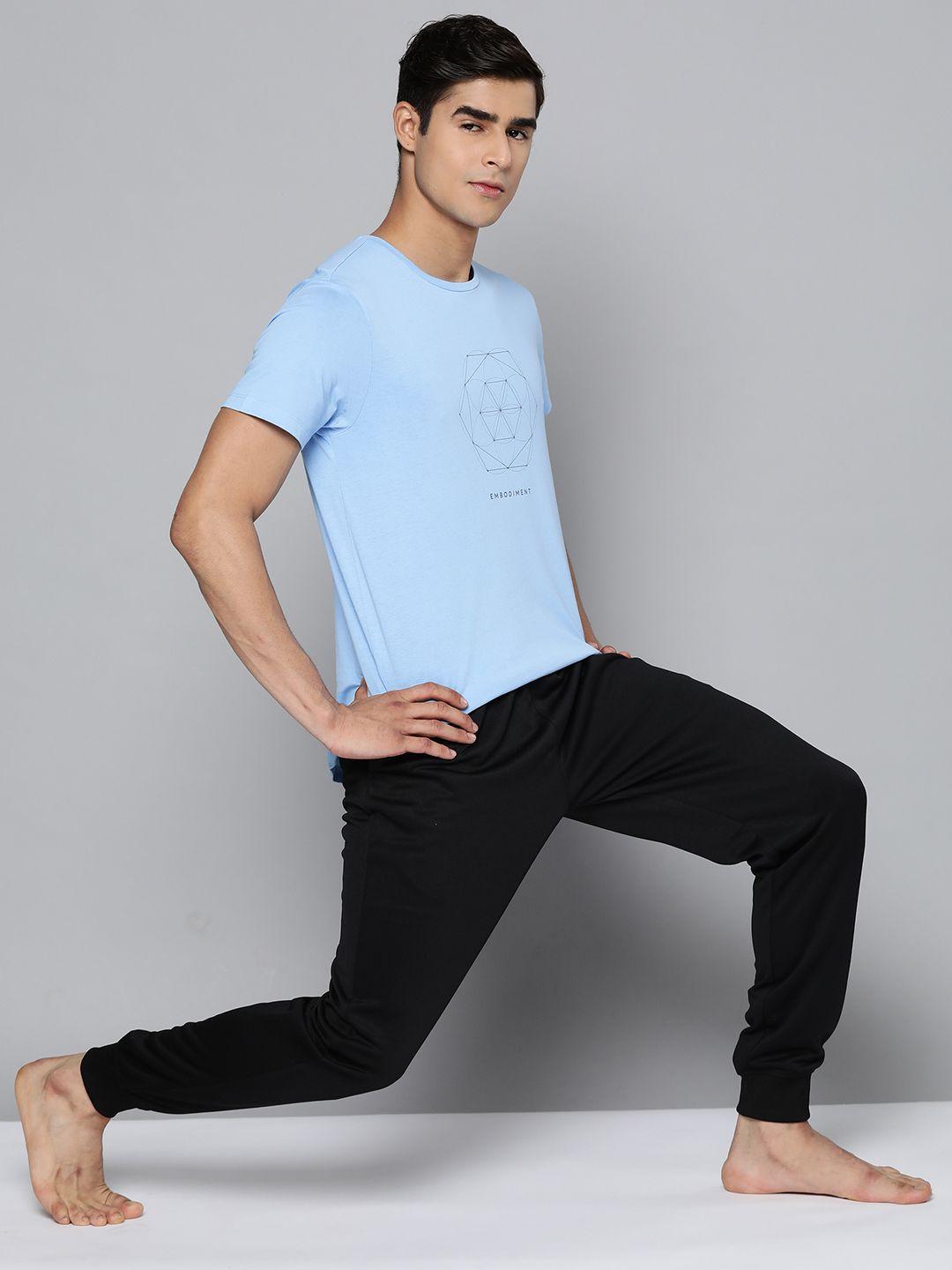 hrx by hrithik roshan yoga men frozen fjord pure cotton geometric t-shirt