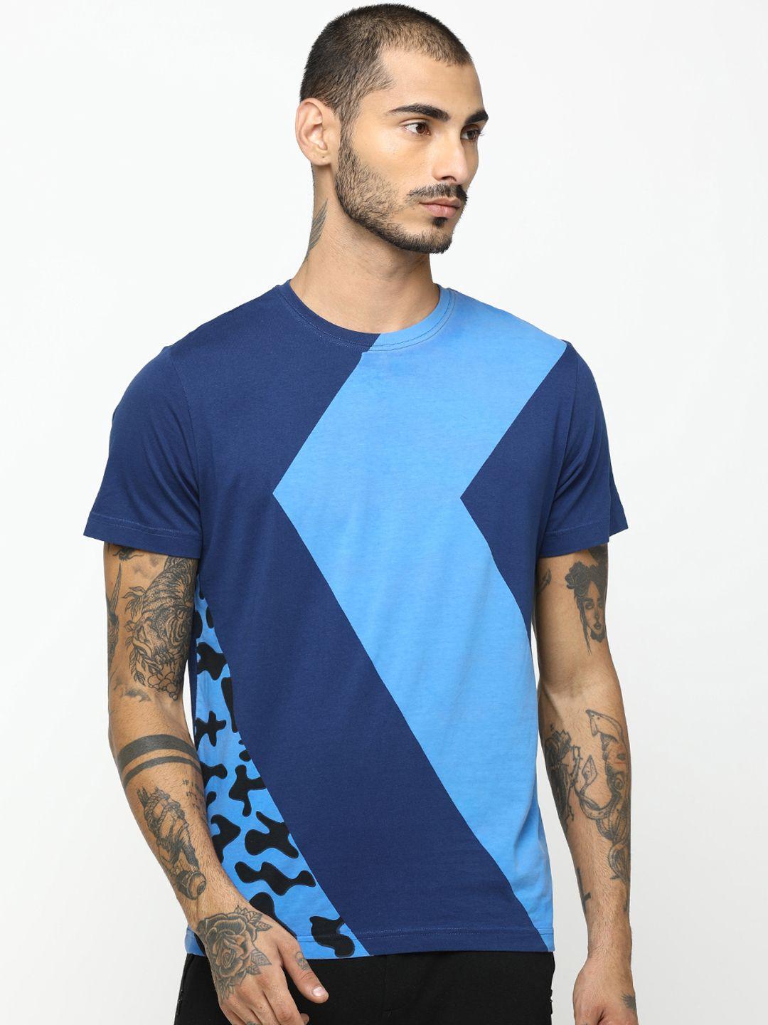 huetrap men blue colourblocked round neck t-shirt