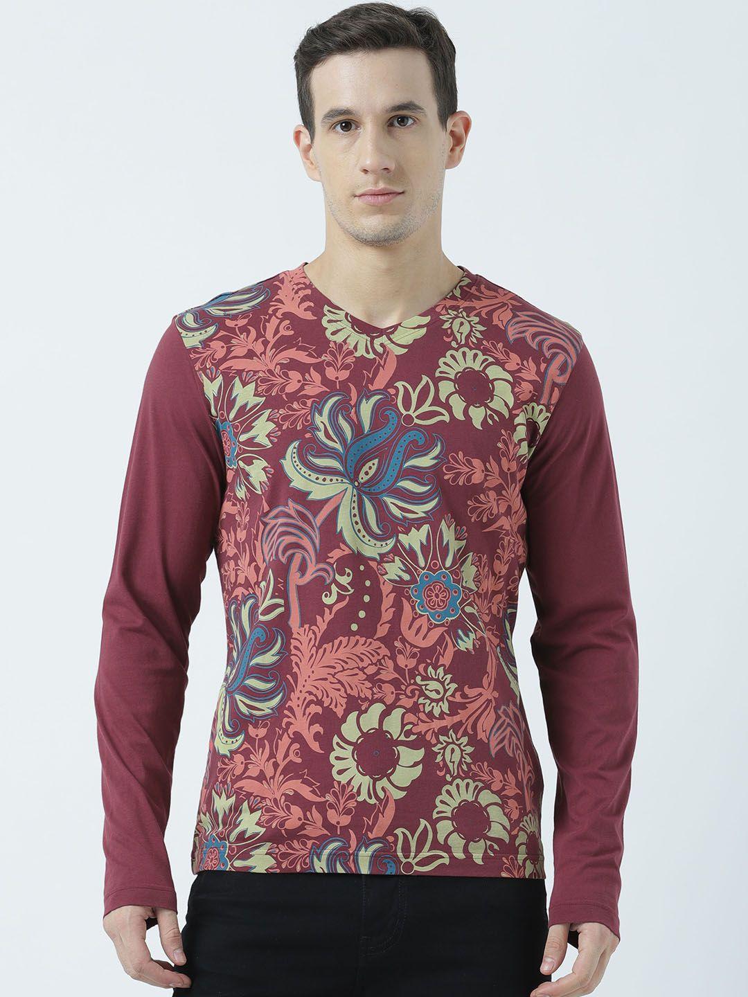 huetrap men maroon printed v-neck t-shirt