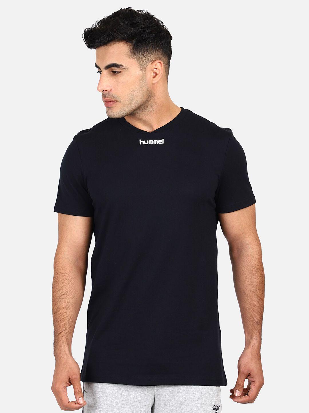 hummel men black solid cotton t-shirt
