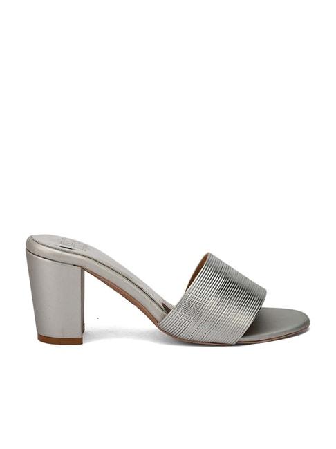 hydes n hues women's silver casual sandals