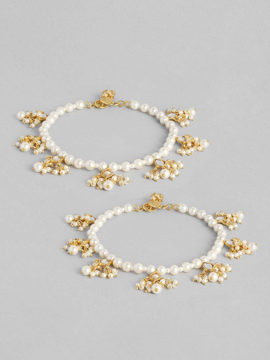 i jewels set of 2 gold-plated white pearl-studded & beaded anklets