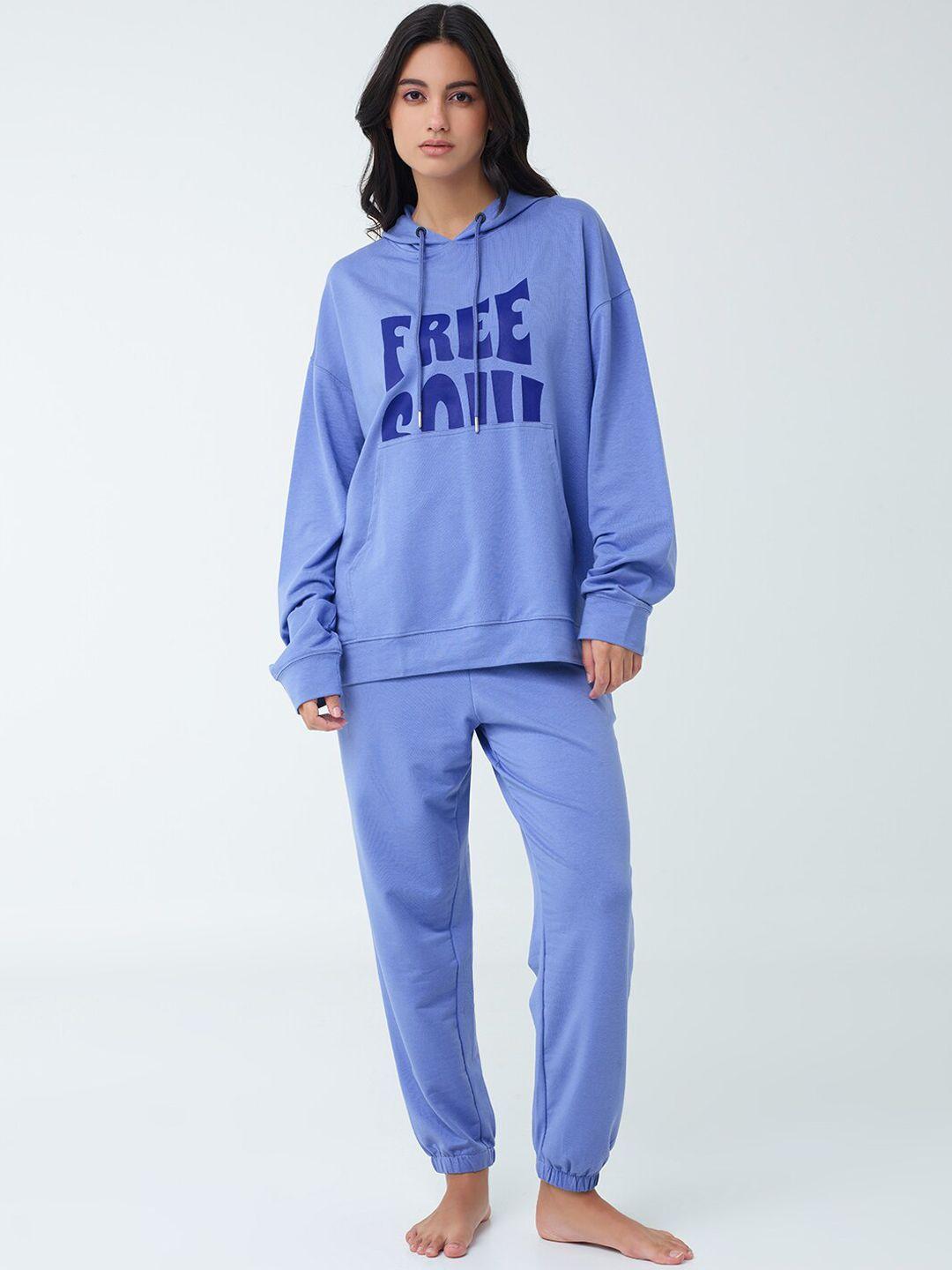 i like me typography printed relaxed fit night suit