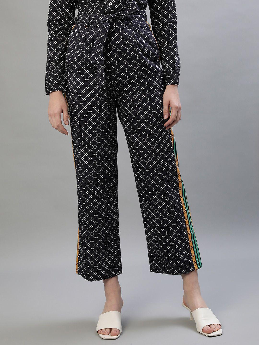 iconic women geometric printed straight fit pure cotton cropped trousers