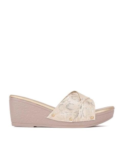 iconics women's golden casual wedges