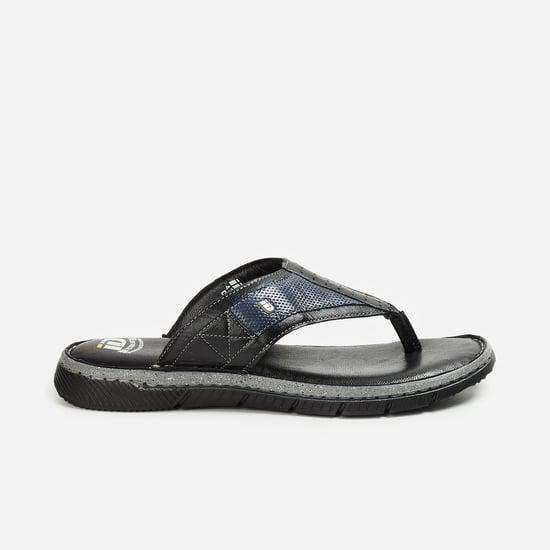 id men solid slip-on leather flip-flops