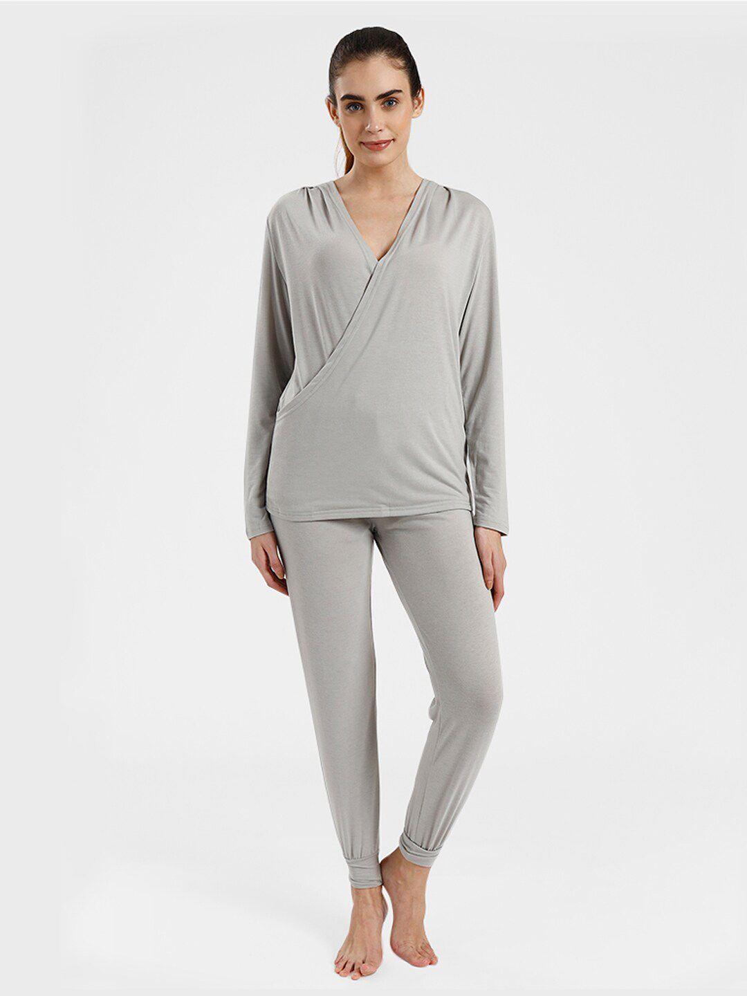 iki chic women grey solid night suit