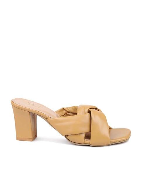 inc.5 women's beige cross strap sandals