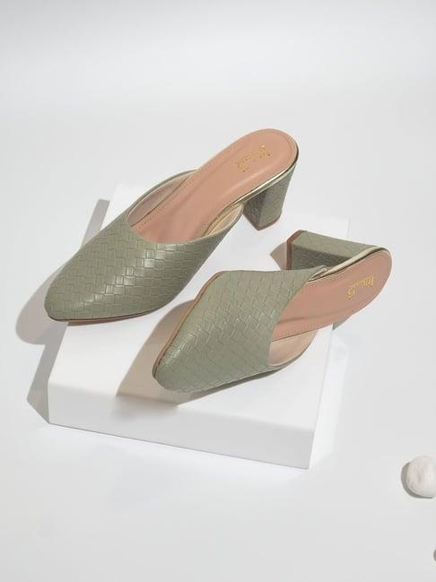 inc.5 women's green mule shoes