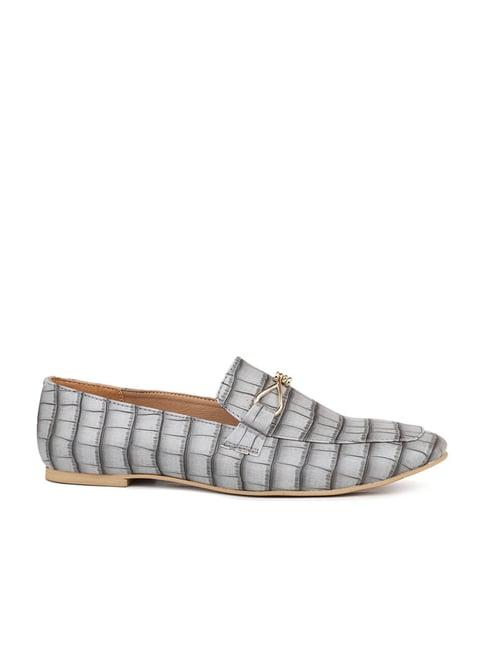 inc.5 women's grey casual loafers