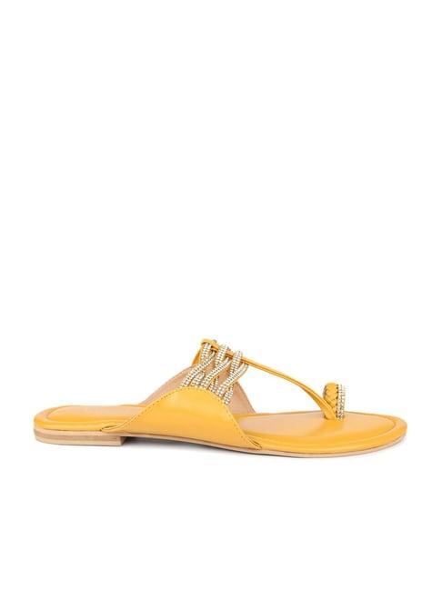 inc.5 women's mustard toe ring sandals