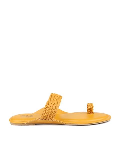 inc.5 women's mustard toe ring sandals