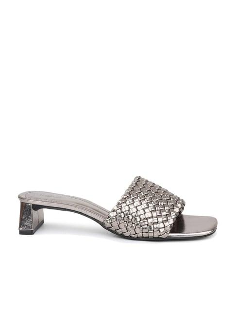 inc.5 women's pewter casual sandals