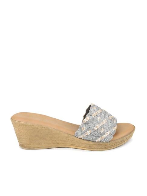 inc.5 women's pewter casual wedges