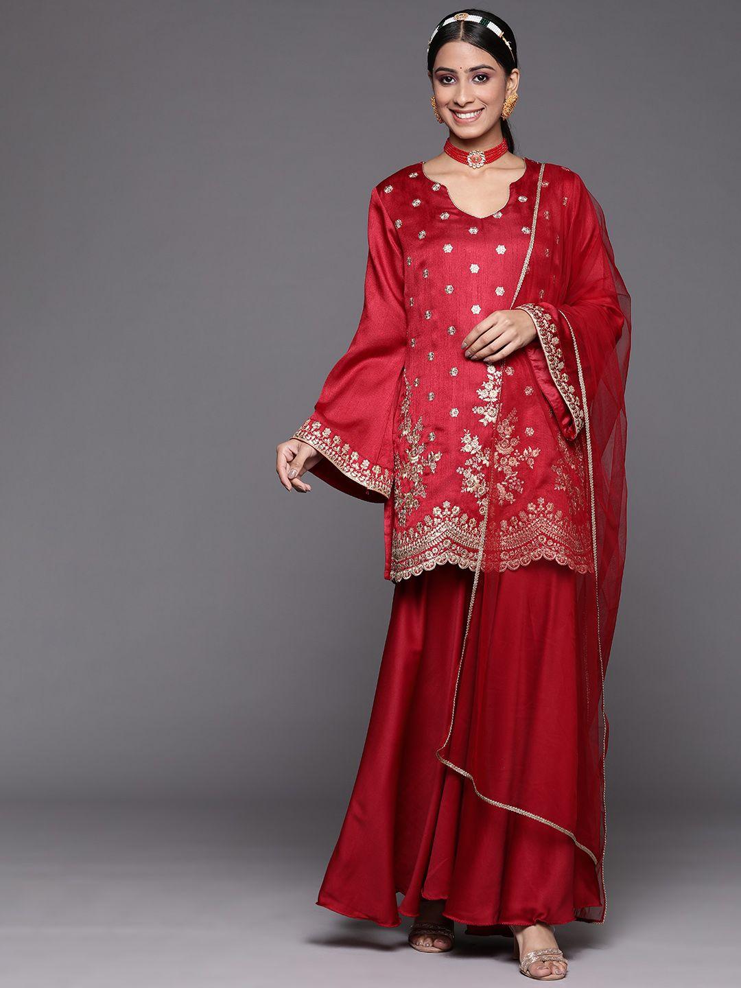 inddus women maroon floral embroidered kurta with sharara & with dupatta